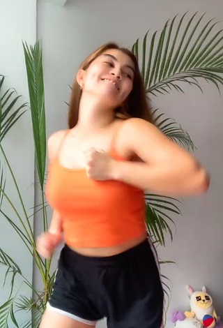 Vanessa Kate Alvarez Looks Really Cute in Orange Crop Top