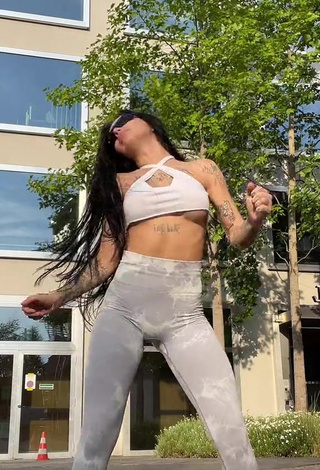 1. Gorgeous Mirella xbadmix in a Street while Twerking Braless (Underboob)