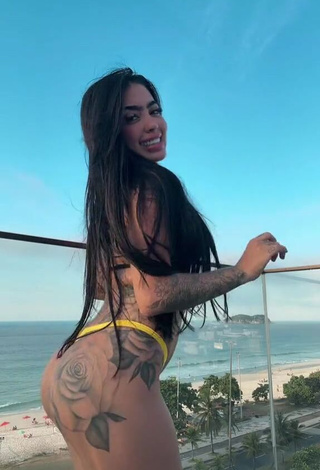 1. Amazing Mirella xbadmix Shows Butt on the Balcony while Twerking (Side Boob)