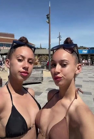 1. Erotic Nel.Twinnys in Bikini Top