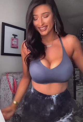 3. Erotic Jessica Ballinger Shows Cleavage in Grey Sport Bra