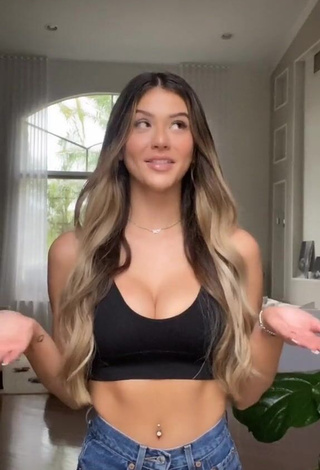 1. Sweet Tori Hubbard Shows Cleavage in Cute Black Crop Top