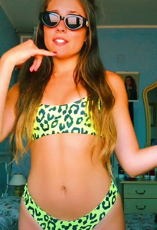 3. Hottie Vanessa Ticalli in Leopard Bikini