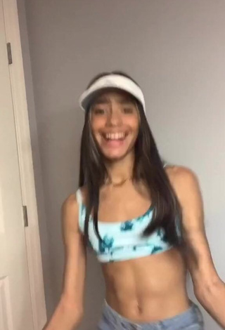 3. Erotic Sheilianice González in Crop Top