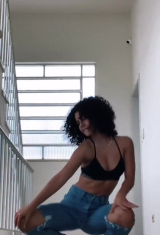 3. Seductive Gabriella Saraivah in Black Crop Top