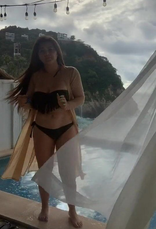 1. Erotic Aracely Ordaz Campos in Black Bikini at the Swimming Pool