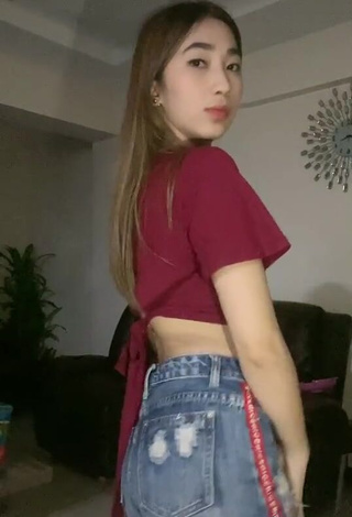 Erotic Isckgarcia in Red Crop Top