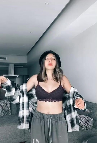 2. Erotic Katia Vlogs in Brown Crop Top