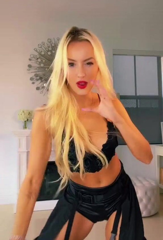 1. Erotic Katie Angel Shows Cleavage in Black Crop Top