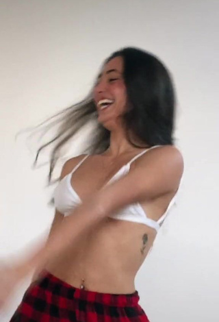 3. Erotic Kauana Hofemã in White Bra