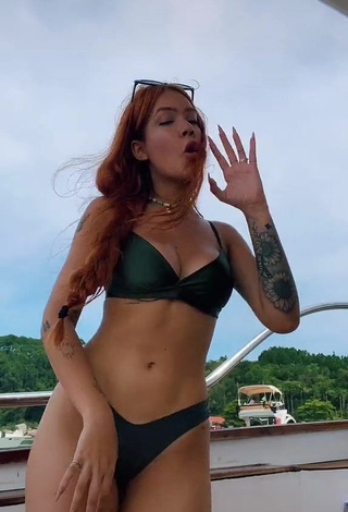 1. Erotic Lara Silva in Green Bikini