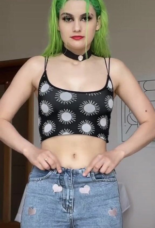 1. Hot Lianayel in Crop Top