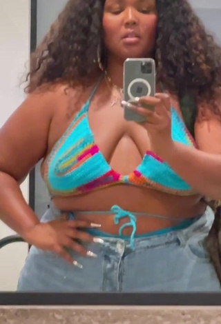 1. Erotic Lizzo Shows Cleavage in Bikini Top