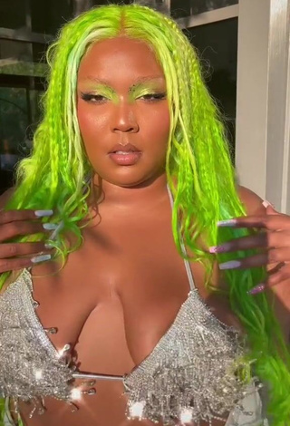 2. Captivating Lizzo Shows Cleavage in Bikini Top