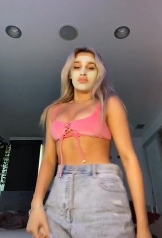 3. Hottest Madi Monroe Shows Cleavage in Pink Crop Top and Bouncing Boobs