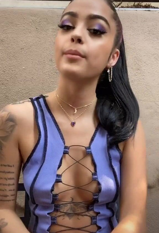 1. Erotic Malu Trevejo No Brassiere (Side Boob)