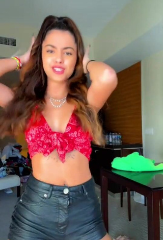 3. Irresistible Malu Trevejo Shows Cameltoe