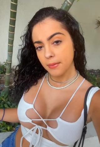 1. Sweetie Malu Trevejo Shows Cleavage in White Crop Top (Underboob)