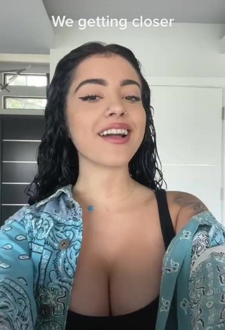 3. Dazzling Malu Trevejo Shows Cleavage