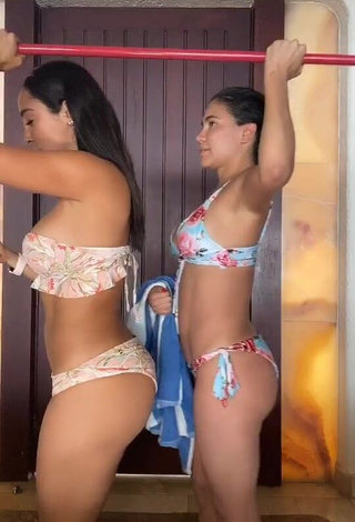 1. Sexy Manelyk González in Bikini