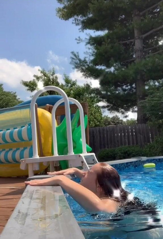 Beautiful Mikaila Murphy Shows Butt at the Pool