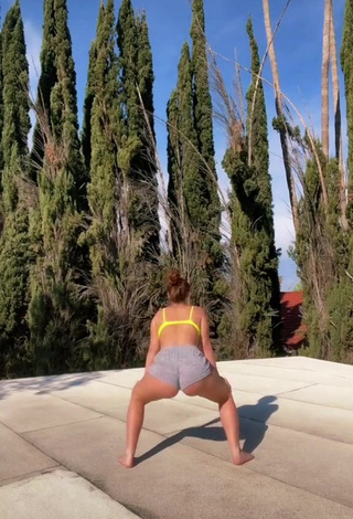 Hottest Mikaila Murphy Shows Butt while Twerking