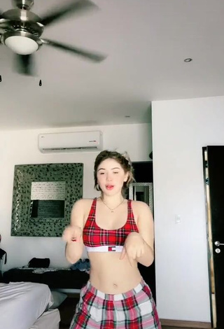 1. Erotic Paola Montserrat Pantoja Lizárraga in Checkered Sport Bra