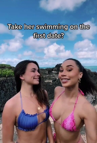 1. Erotic Eva Gutowski in Bikini