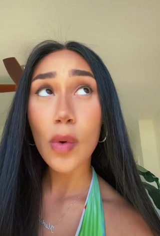 1. Irresistible Eva Gutowski Shows Cleavage in Crop Top