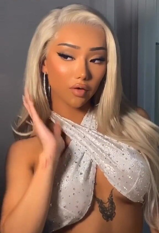 Irresistible Nikita Dragun in White Crop Top