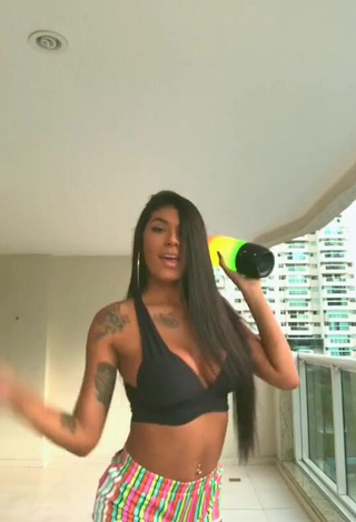 1. Erotic Jully Oliveira in Black Sport Bra