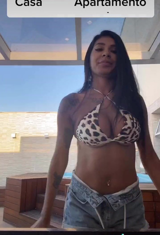 3. Hot Jully Oliveira Shows Cleavage in Leopard Bikini Top