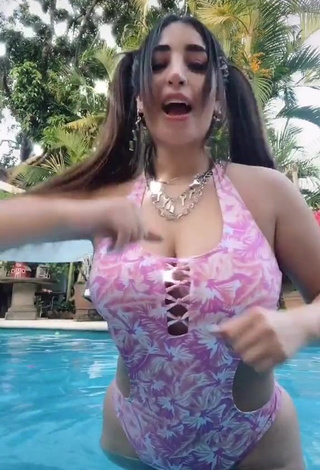 Erotic Ana Daniela Martínez Buenrostro Shows Cleavage in Swimsuit at the Swimming Pool