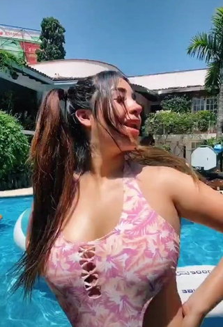 1. Irresistible Ana Daniela Martínez Buenrostro Shows Cleavage in Swimsuit at the Swimming Pool