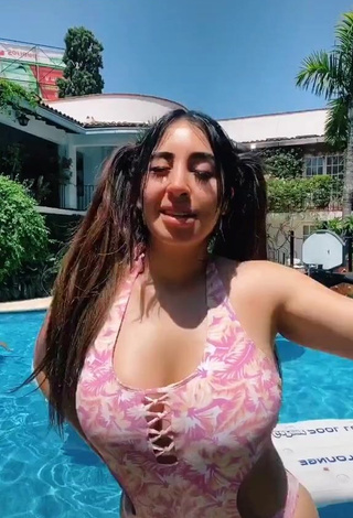 Irresistible Ana Daniela Martínez Buenrostro Shows Cleavage in Swimsuit at the Swimming Pool