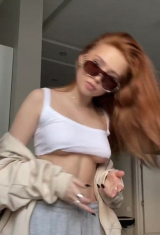 Irresistible riwww in White Crop Top (Underboob)