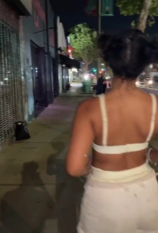 Erotic Sienna Mae Gomez in White Bra while Twerking