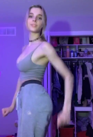 2. Sweetie Ashley Matheson Shows Cleavage in Crop Top and Bouncing Boobs