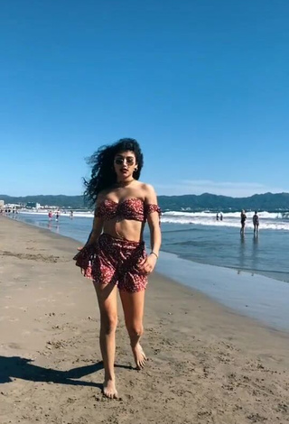 1. Erotic Sofia Mata in Crop Top at the Beach