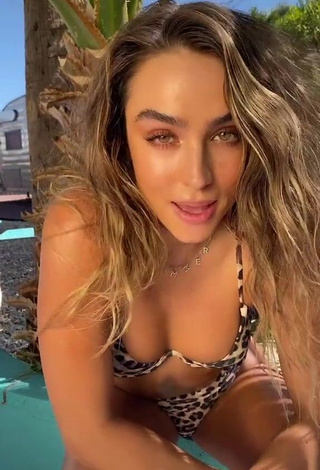 Erotic Sommer Ray in Leopard Bikini