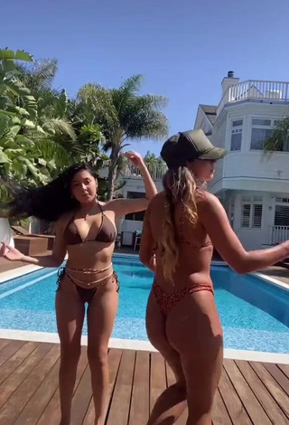 1. Beautiful Sommer Ray Shows Butt