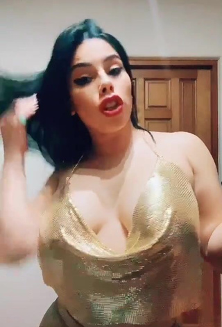 3. Erotic Lizbeth Rodríguez without Bra