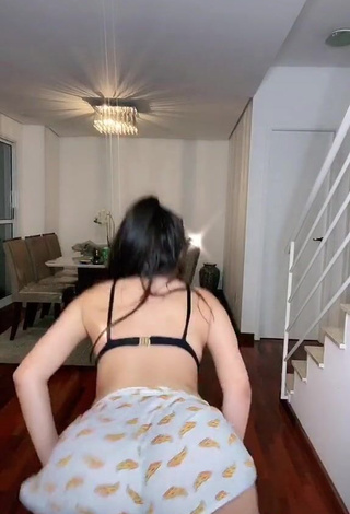 3. Captivating Tainá Costa Shows Butt while Twerking