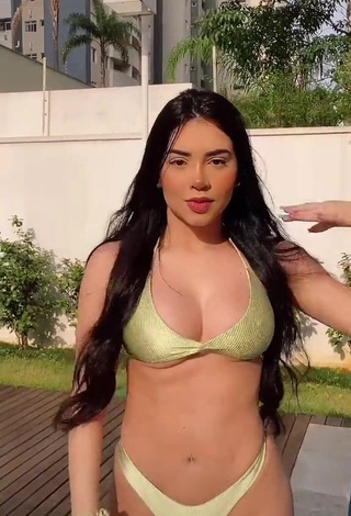 1. Erotic Tainá Costa in Golden Bikini