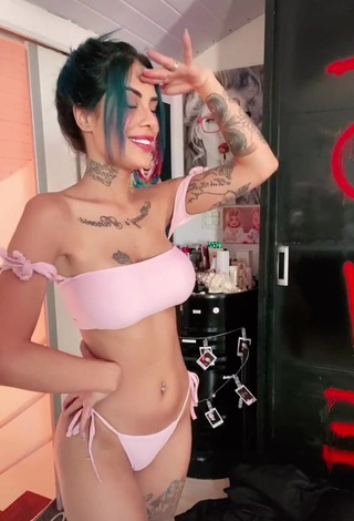 1. Irresistible MC Tati Zaqui in Pink Bikini