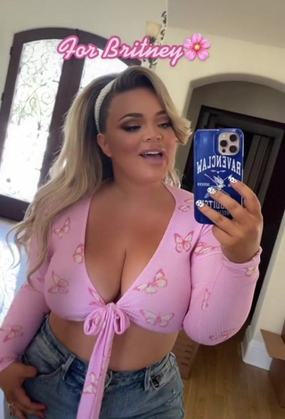 1. Captivating Trisha Paytas Shows Cleavage