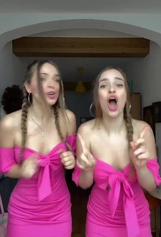 Erotic Aitana & Paula Etxeberria Braless