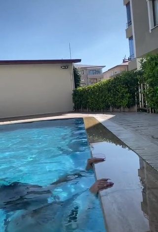 1. Irresistible Özgür Balakar in Black Bikini at the Swimming Pool