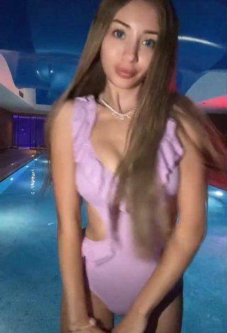 3. Irresistible Özgür Balakar in Swimsuit