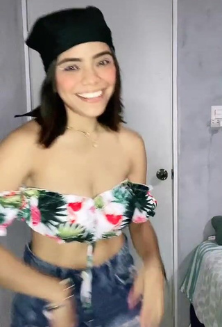 1. Sexy Zacil Jimenez in Crop Top and Bouncing Tits